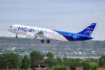 طائرة ركاب روسية جديدة تكمل أولى رحلاتها